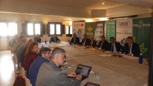 Foto de la reunión de trabajo con las Cajas Rurales